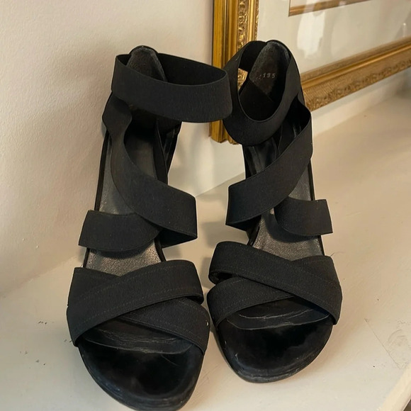 Stuart Weitzman nubuck strappy heels - Picture 1 of 5